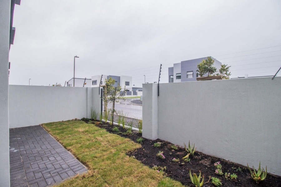 To Let 3 Bedroom Property for Rent in Sandown Western Cape